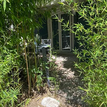 Guest house Studio Avec Terrasse A 30 Mn Des Plages Nimes
