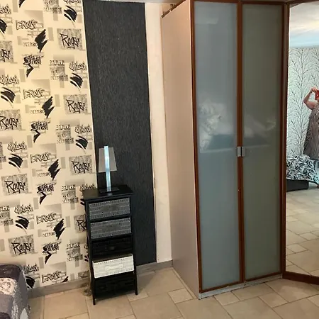 Studio Avec Terrasse A 30 Mn Des Plages Guest house