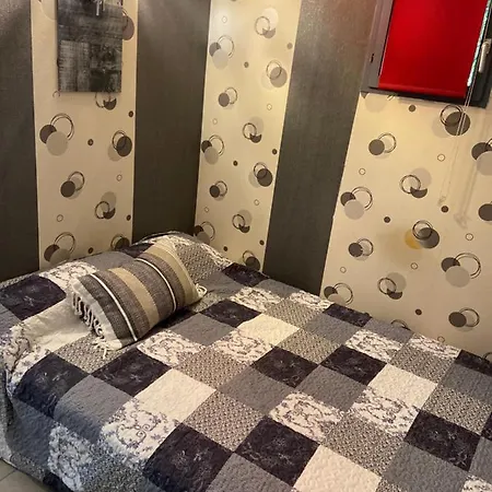 Studio Avec Terrasse A 30 Mn Des Plages Guest house Nimes