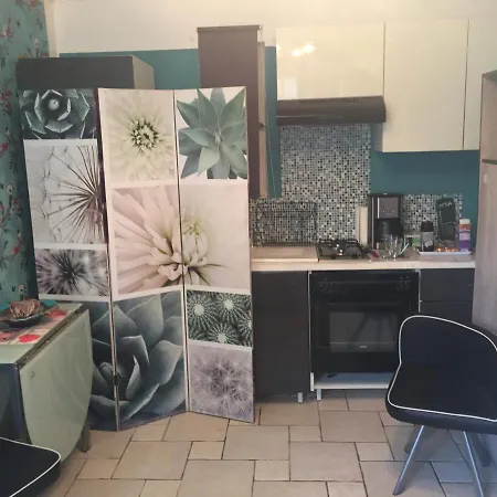 Guest house Studio Avec Terrasse A 30 Mn Des Plages Nimes