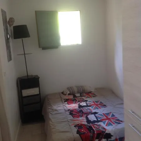 Studio Avec Terrasse A 30 Mn Des Plages * Nimes